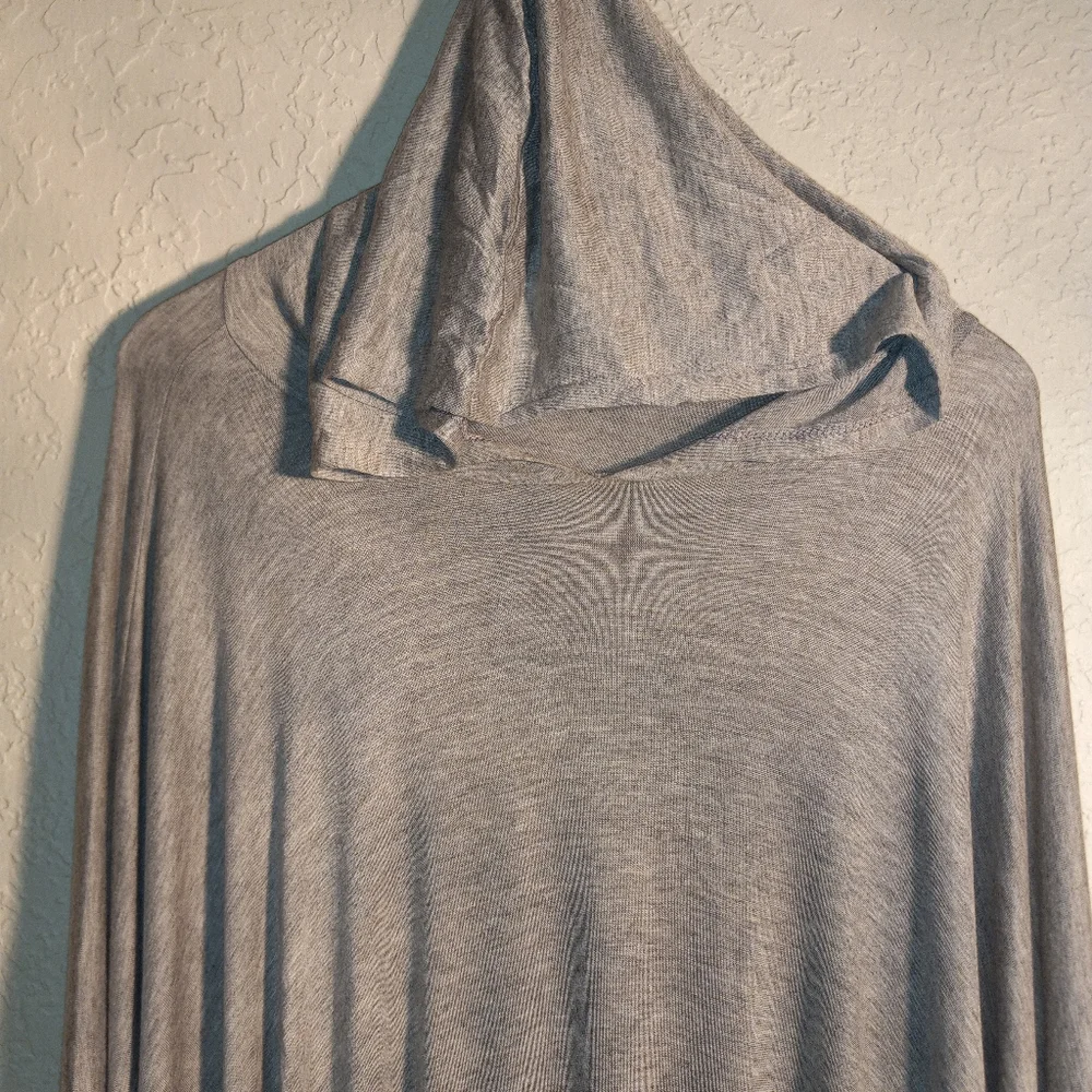 🐮 🐄 Hooded Fringed Blouse - Picture 2 of 5